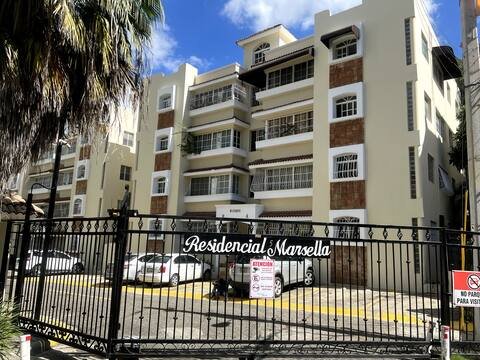 Modern & Cozy Apt | La Esmeralda Santiago